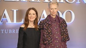 Julianne Moore y Tilda Swinton, este miércoles durante la presentación de La habitación de al lado en Madrid.
