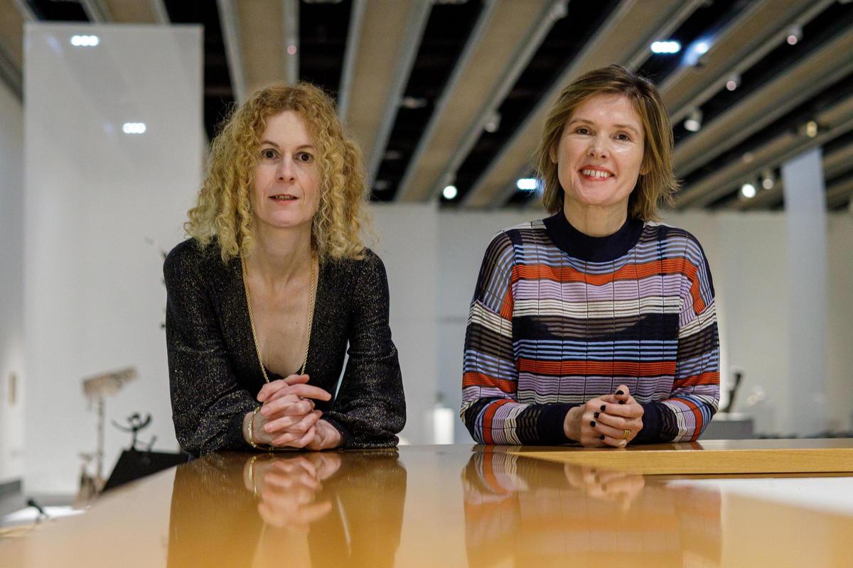 Catharine Titi y Katia Fach Gómez en el IAACC Pablo Serrano de Zaragoza.