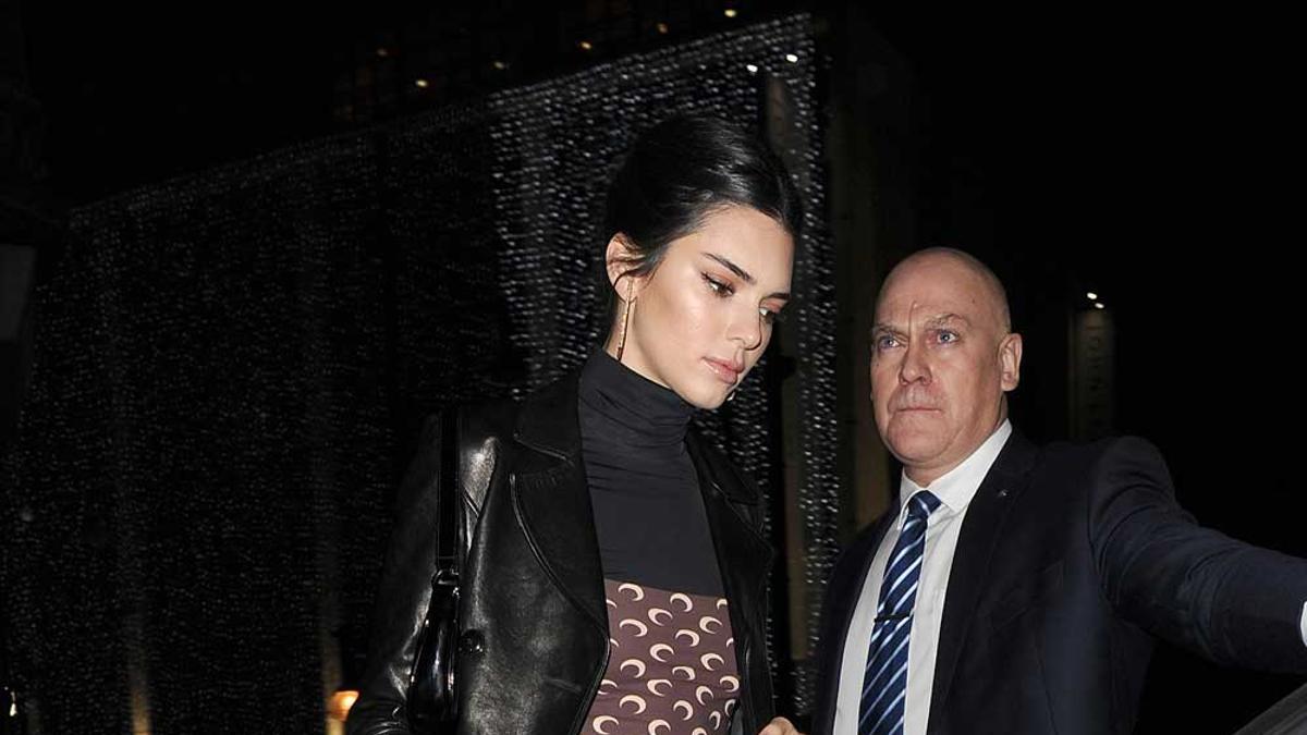 Kendall Jenner, con look setentero en Londres