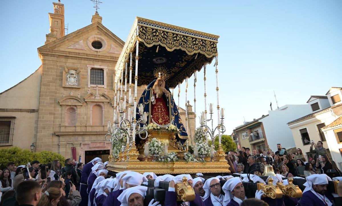 La Virgen de la Piedad a su salida en Antequera