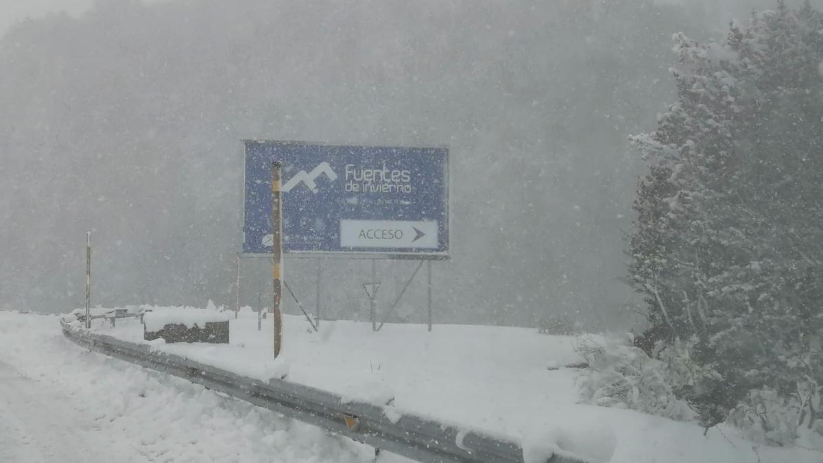 El acceso a la estación de Fuentes de Invierno, hoy.