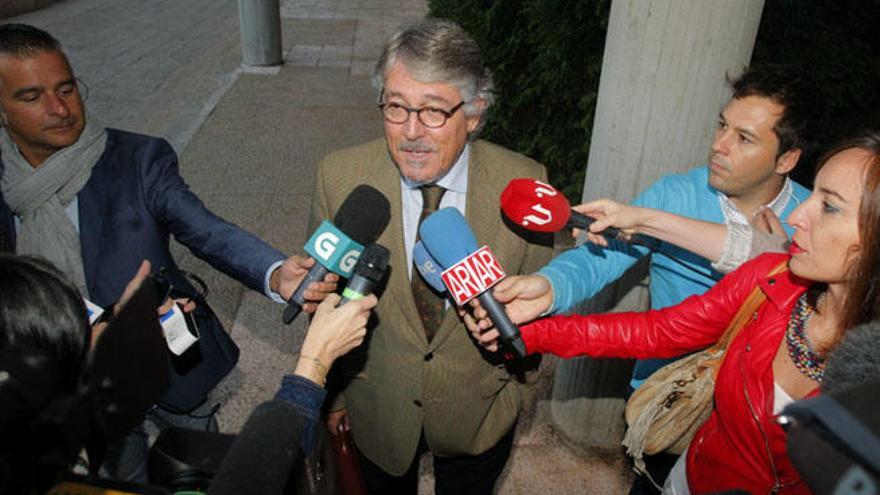 José Luis Gutiérrez, abogado de Rosario Porto, ayer, en los juzgados.