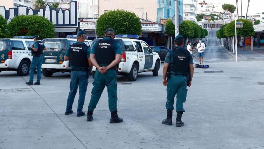 Calvià impone 30 multas en Magaluf este verano por el decreto antiexcesos