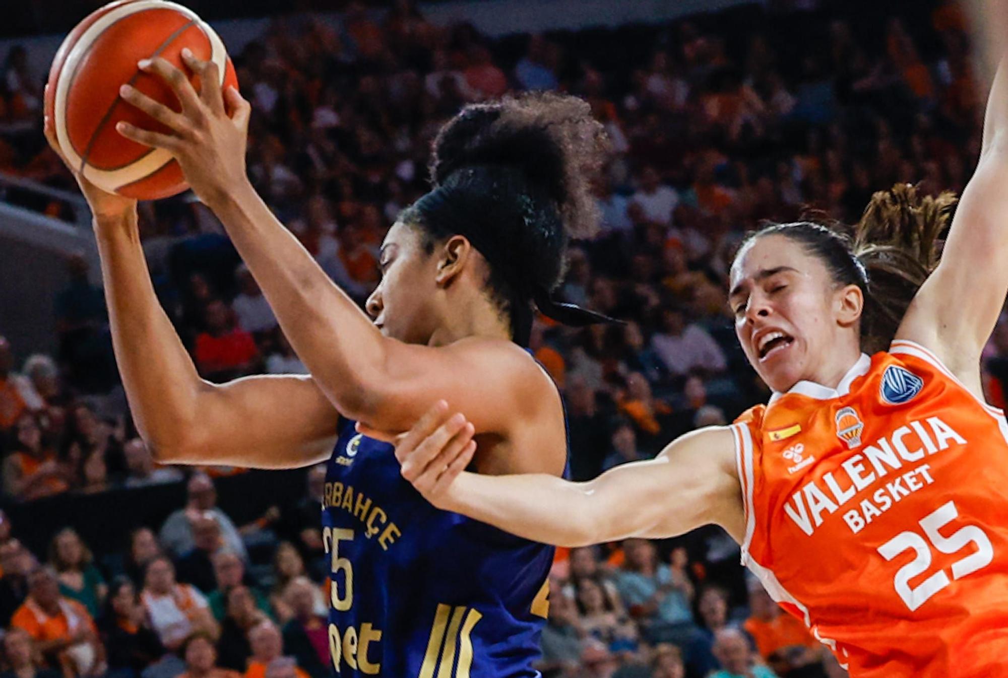 Todas las fotos del Valencia Basket contra el Fenerbahce de Euroliga femenina