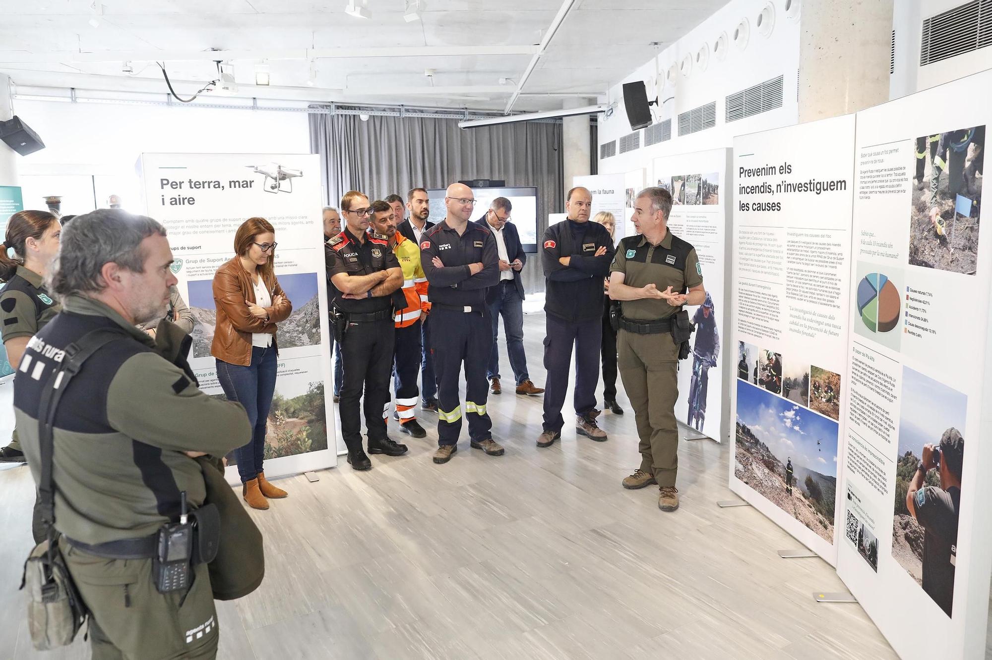 Els Agents Rurals mostren com treballen en una exposició pels seus 35 anys