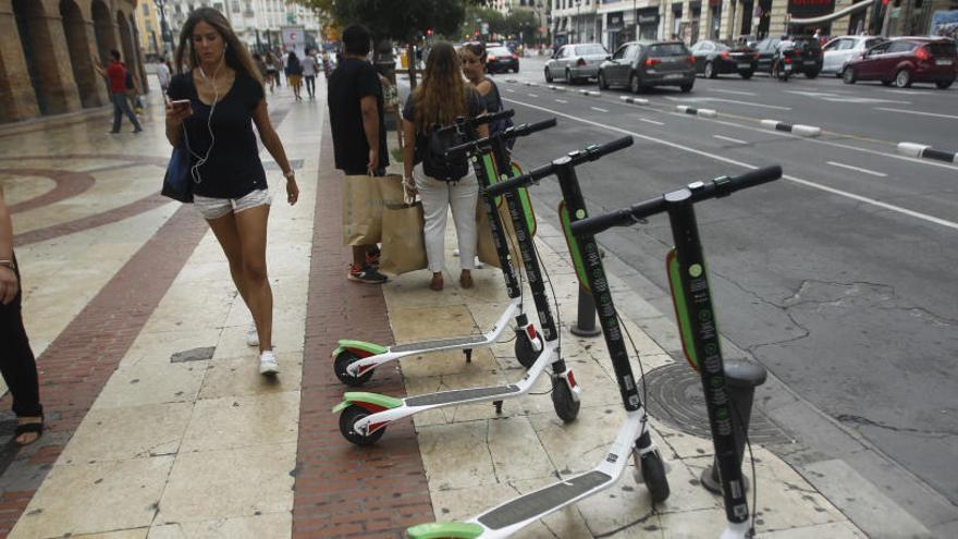 Las empresas de &#039;sharing&#039; piden diálogo para regular los patinetes