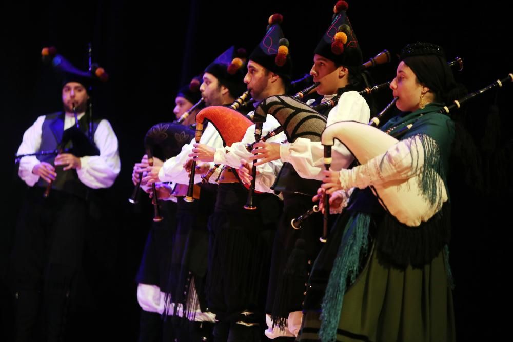 El pregonero Antón Corral animó a poner en valor las tradiciones de Galicia para que perduren en el tiempo.