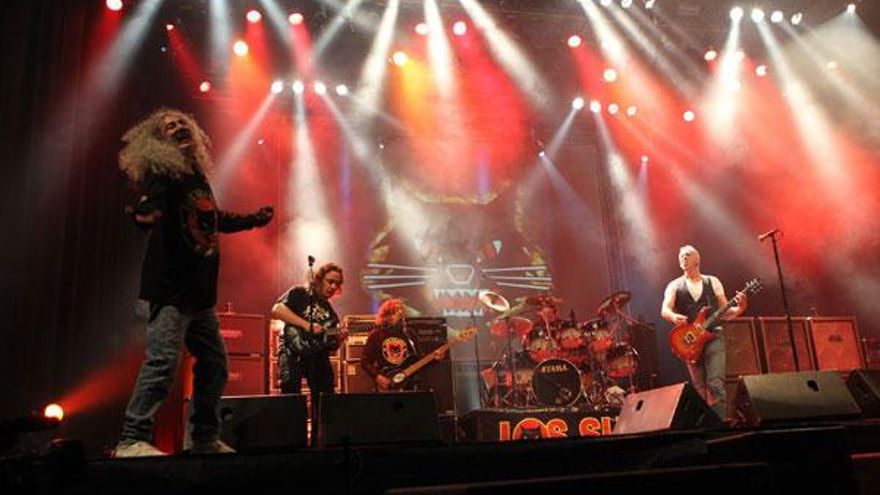 El grupo ourensano &quot;Los suaves&quot; actúa en la programación del &quot;Derrame Rock&quot;  // I.Osorio