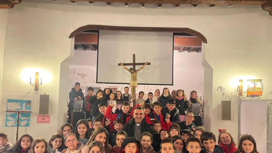 Monseñor Brotóns reafirma el papel social de la Iglesia en La Vera durante su Visita Pastoral, priorizando a los más necesitados