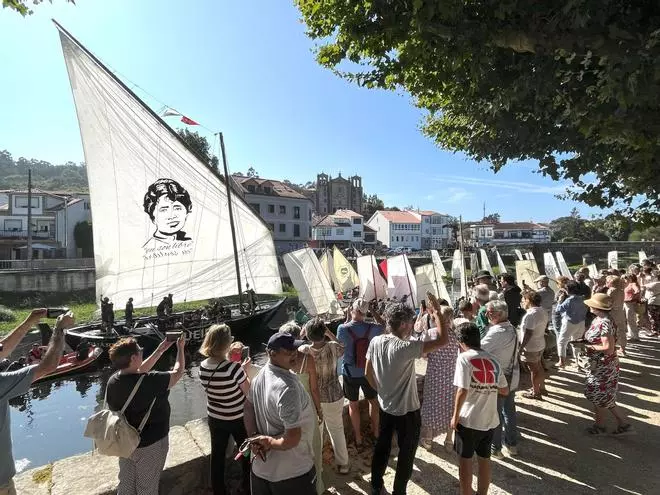 Homenaxe das xentes do mar a Rosalía de Castro e Castelao