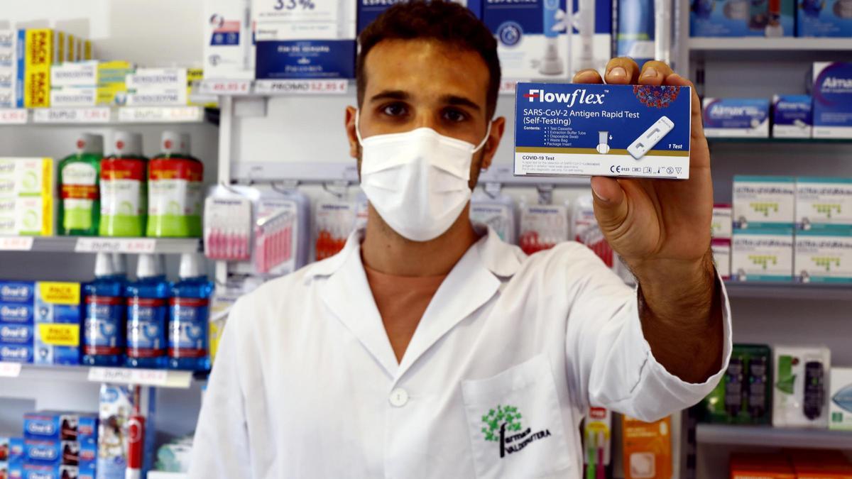 La venta de test de antígenos para detectar la covid crece en Aragón un 815%.