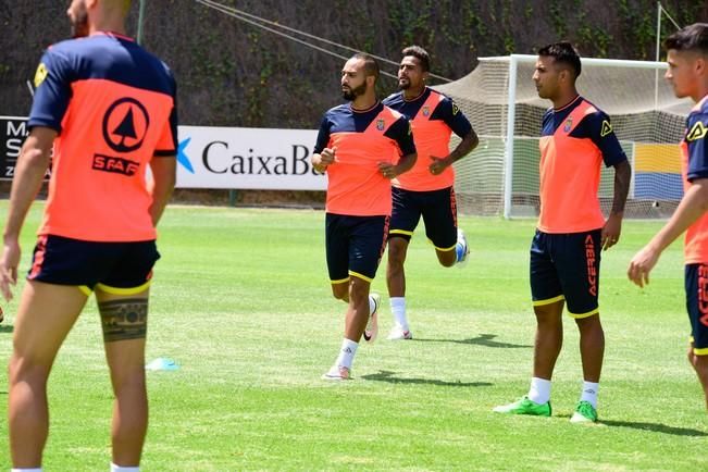 Entrenamiento de la UD Las Palmas en Barranco ...