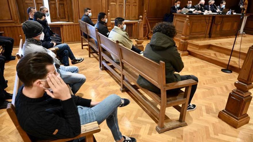 Uno de los testigos durante su testimonio ayer, en la Audiencia de Pontevedra, en el caso del narcosubmarino de la ría de Aldán . |   // R.VÁZQUEZ