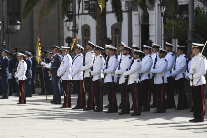 01-03-20  LAS PALMAS DE GRAN CANARIAS. PLAZA DE SANTA ANA. LAS PALMAS DE GRAN CANARIA. Jura de bandera en Santa Ana. Acto de jura o promesa ante la bandera de personal civil, en la plaza de Santa Ana, con motivo del 483 Aniversario de la InfanterÍa de Marina y el 80 Aniversario de la InfanterÍa de Marina en Canarias.    Fotos: Juan Castro.