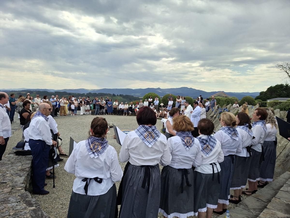 En imágenes: Coaña celebra en Ortiguera su "Día del Mar" más emotivo