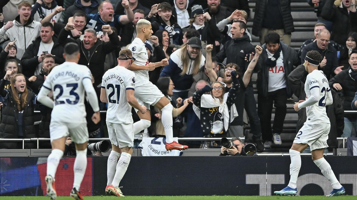 Premier League - Tottenham Hotspur vs Everton