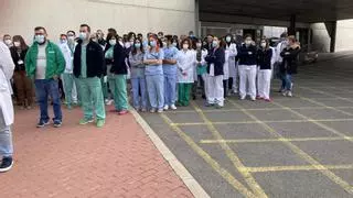 El personal laboral del Hospital de Torrevieja se echa a la calle el 4 de marzo para defender su convenio