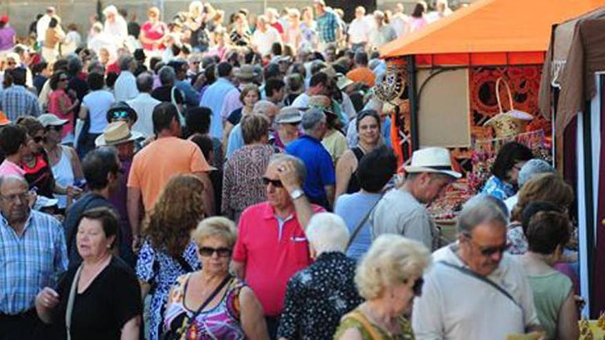 La celebración del Martes Mayor cautivó a más de 40.000 turistas