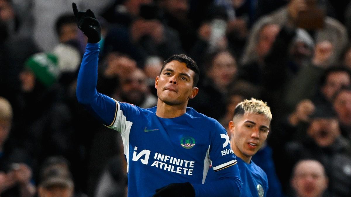 Thiago Silva, goleador en la tarde para el Chelsea