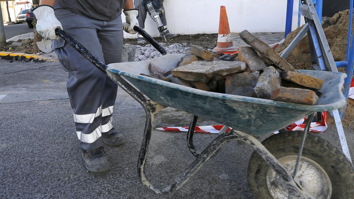 CANARIAS.-AV.- Paro.- El paro cae en 3.126 personas en Canarias en septiembre aunque es un 24,3% mayor que hace un año