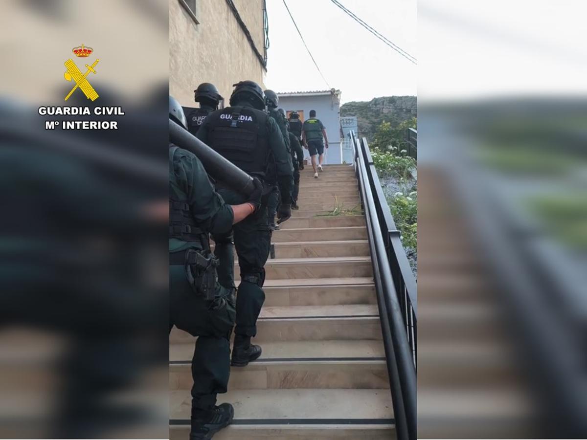 Imagen de la intervención de la Guardia Civil.