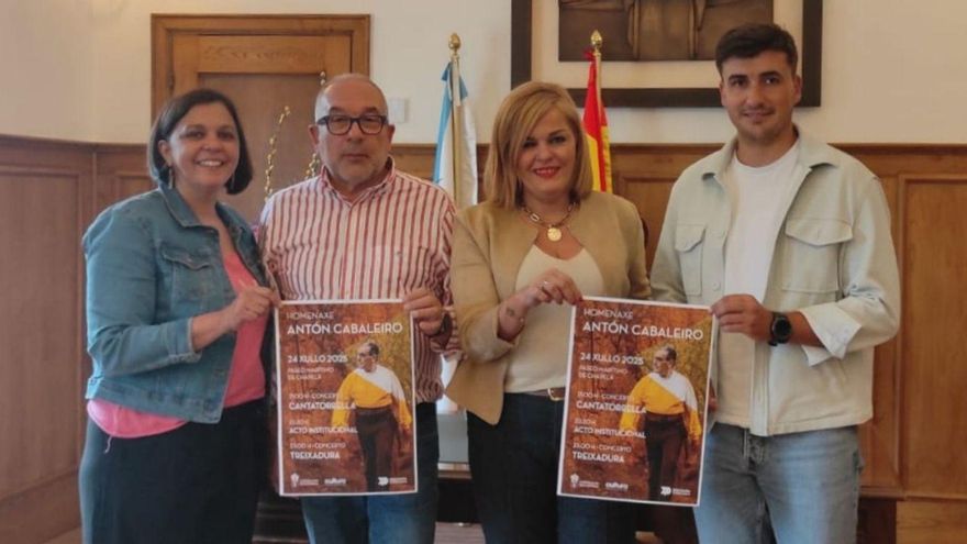 Digna Rivas
y Gustavo Cuntín,
en el centro, con Rita Pérez
y Antonio Cabaleiro
presentan el acto.