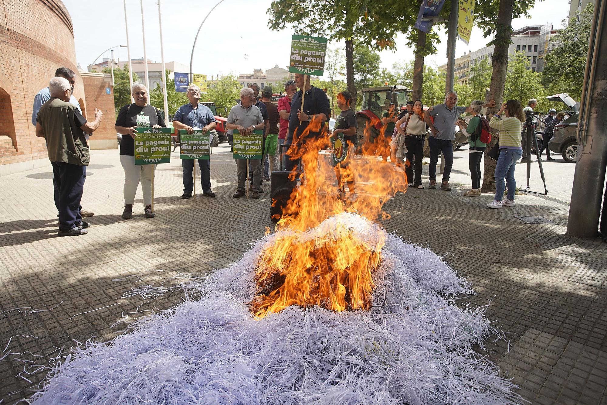 Els pagesos denuncien l'excés de burocràcia