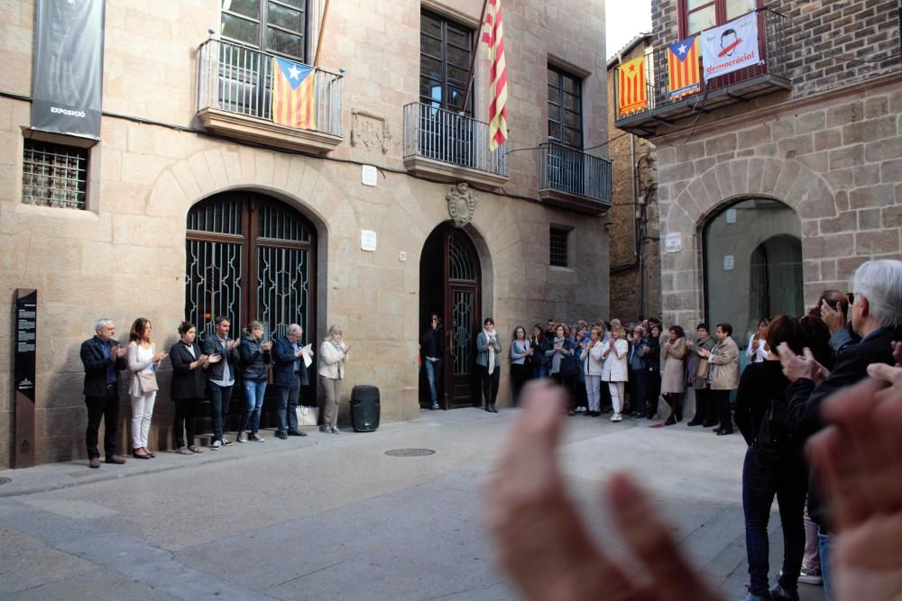 Concentració davant l'Ajuntament de Solsona.