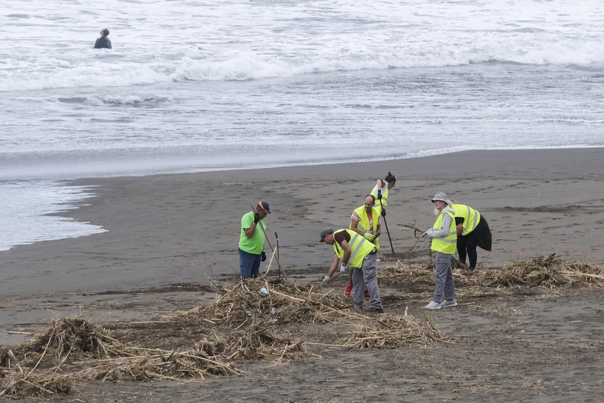 Playa de Hoya del Pozo en Telde tras las lluvias que afectaron a Canarias