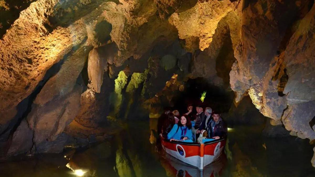 Interior de las cuevas en Castellón