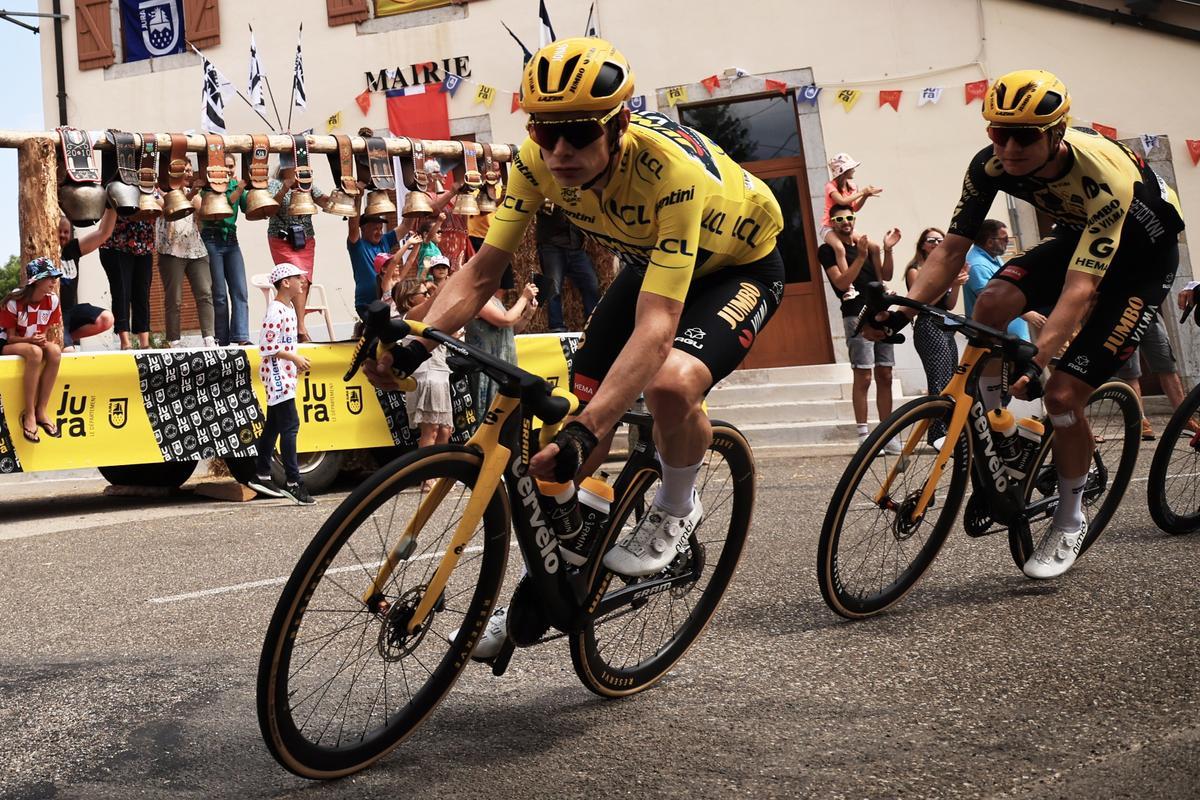 Poligny (France), 21/07/2023.- Danish rider Jonas Vingegaard of team Jumbo-Visma in action during the 19th stage of the Tour de France 2023, a 173kms race from Moirans-en-Montagne to Poligny, France, 21 July 2023. (Ciclismo, Francia) EFE/EPA/CHRISTOPHE PETIT TESSON