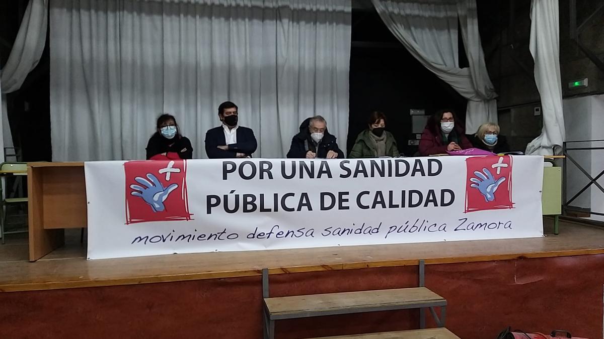 Los candidatos que participaron en la mesa redonda de Bermillo de Sayago.