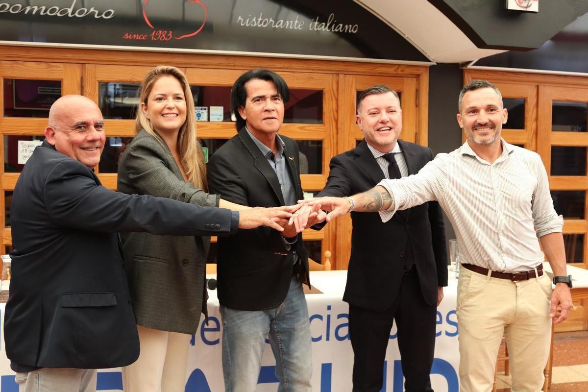 Por la izquierda, Luis León, Yilenia vega, Ramón Ramos, Teodoro Sosa y Ruymán Cardoso.