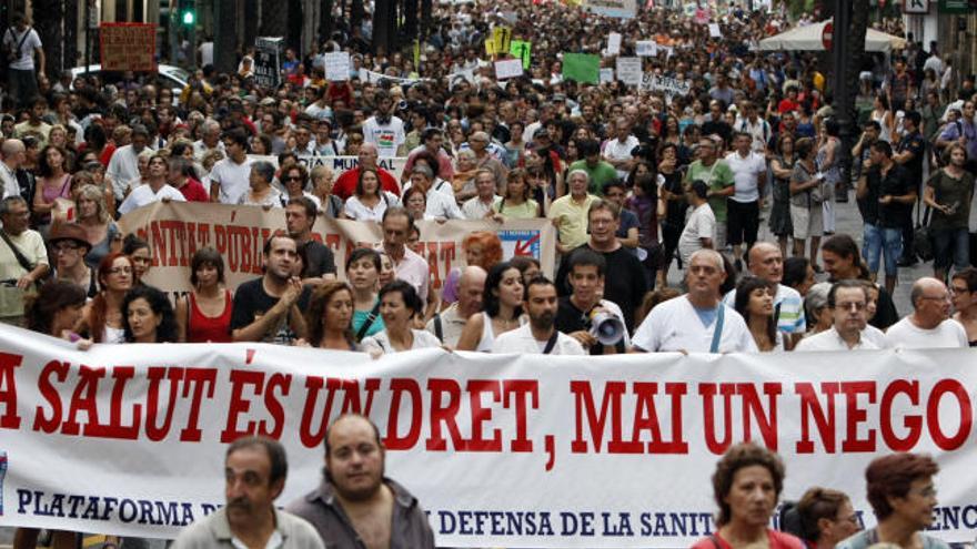 El 15M resurge para defender los servicios públicos de los recortes