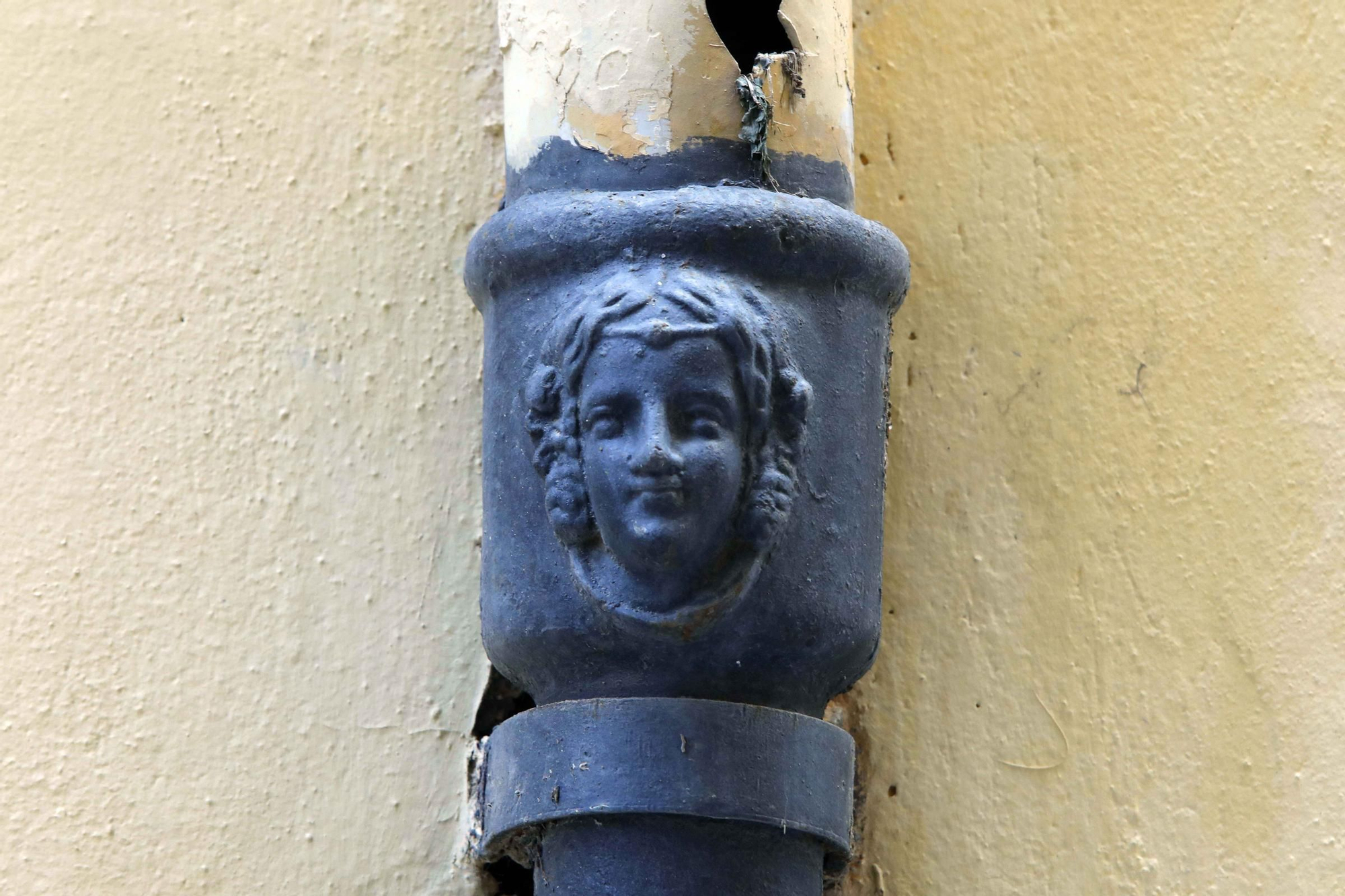 Descubre las "Caras del agua" en las fachadas del centro histórico de València