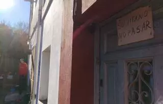 El barrio de Oviedo donde manda la ley del okupa: "Se meten en nuestras casas y no puedes hacer nada"