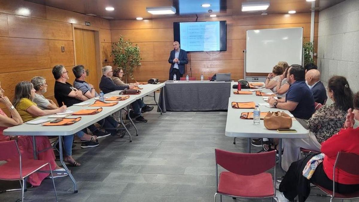 Asistentes a uno de los cursos ofrecidos por la Universidade de Vigo en Cambados.