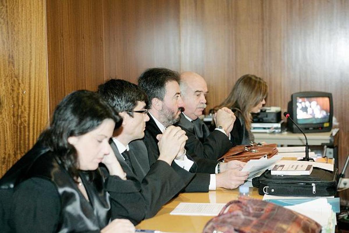 Alfonso Díaz Moñux y Tania Varela durante un juicio en Asturias.