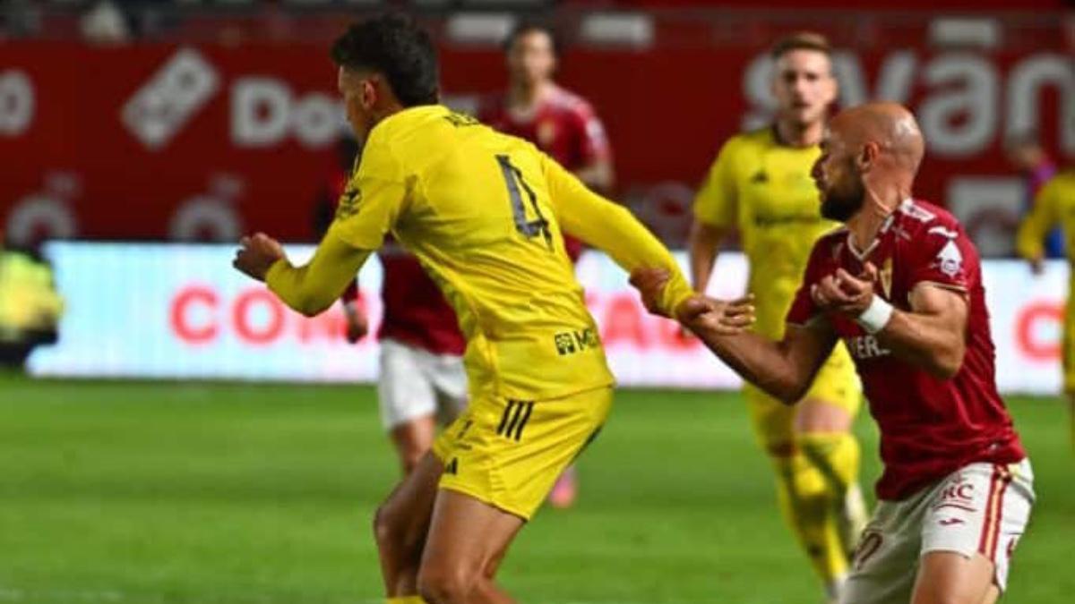 Uno de los duelos del partido