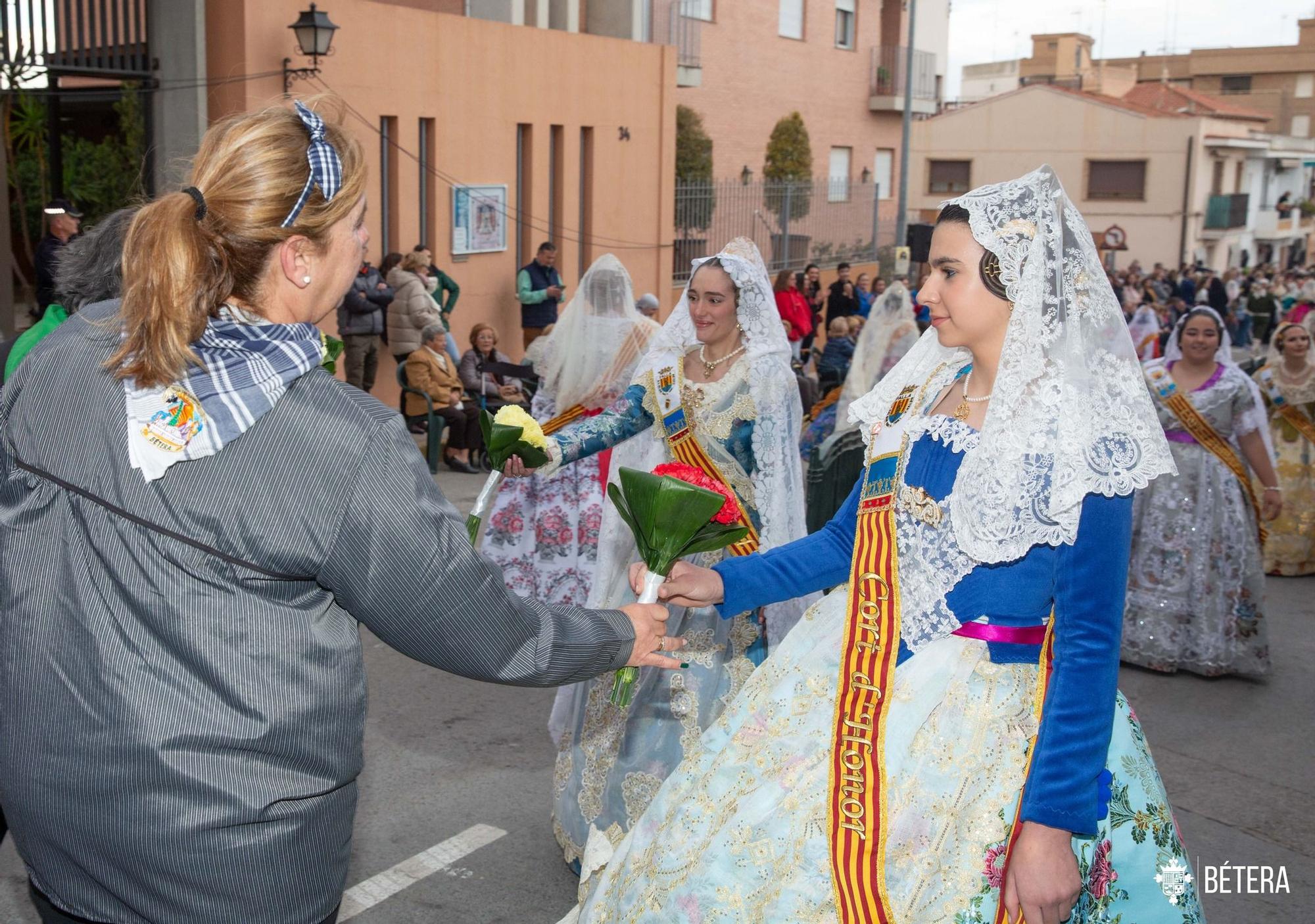 Bétera celebra la Ofrenda a la Mare de Déu de las Fallas de 2023