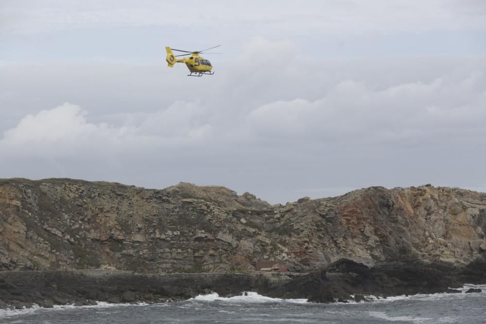 Buscan en Salinas y Arnao a una mujer que cayó al mar mientras pescaba de madrugada