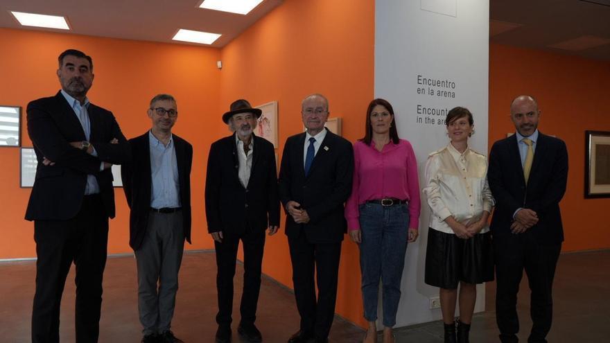 Autoridades, anfitriones e invitados durante la presentación e inauguracion de la muestra que recoge tauromaquias de los artistas malagueños.