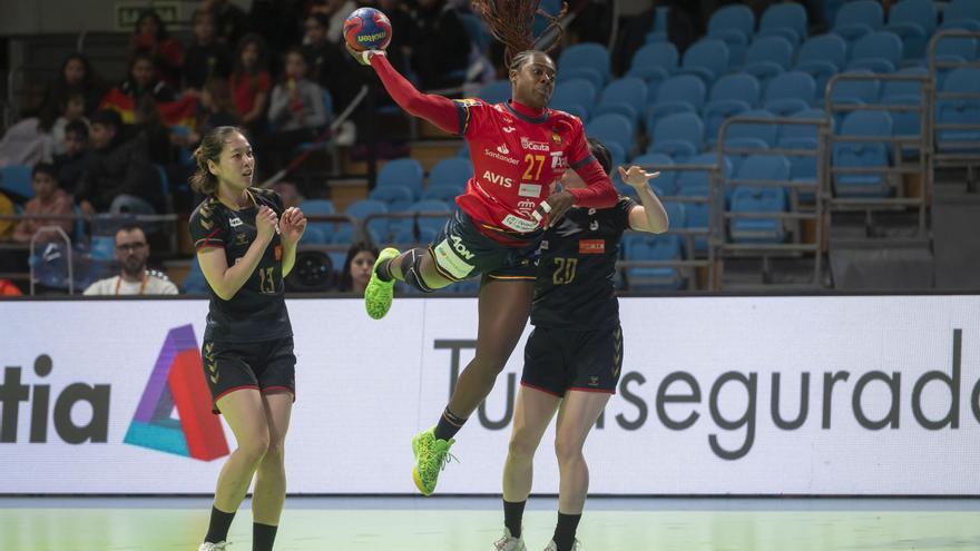 La aragonesa Danila So Delgado ocupa la plaza de Alicia Fernández en la selección femenina de balonmano