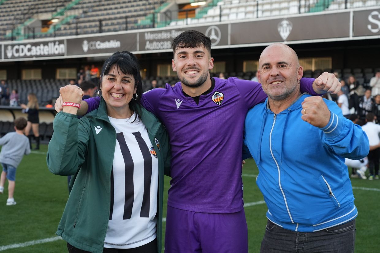 ¡Las mejores imágenes de la celebración del ascenso a Segunda Federación del Castellón B!