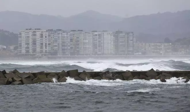 El Puerto sopesa dragados anuales para evitar que entre arena en el canal de la ría