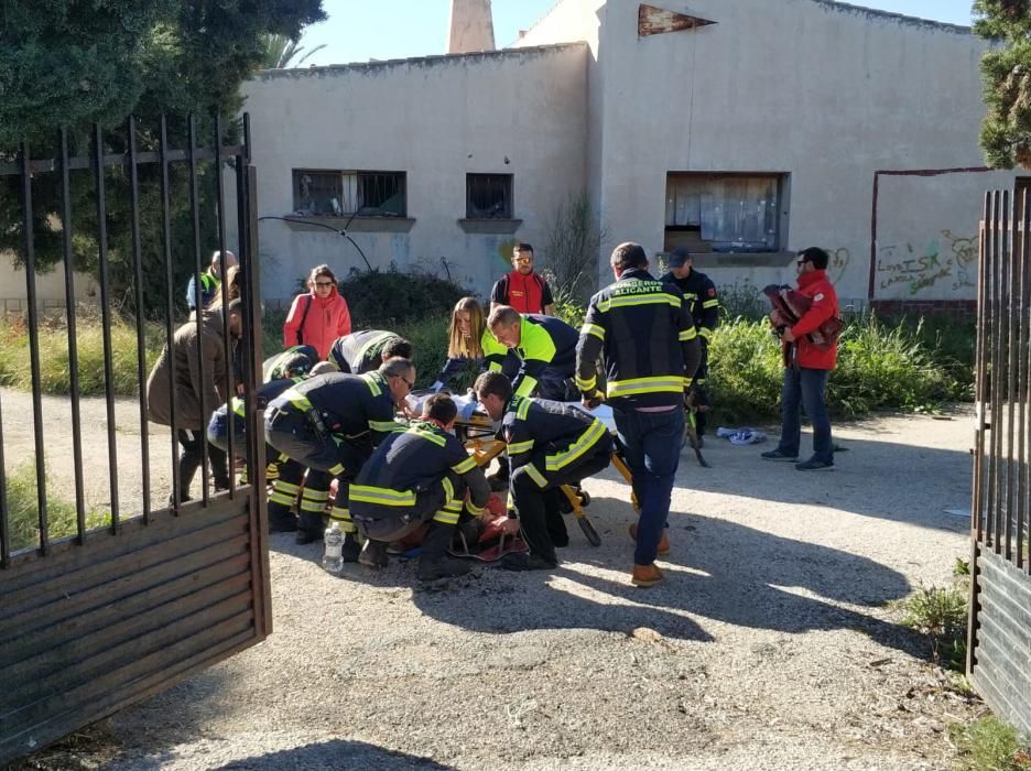 Así ha sido el rescate de los bomberos para localizar a la mujer desaparecida en Alicante