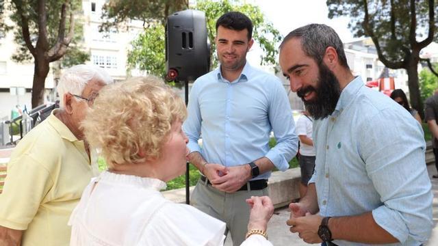 Gonzalo Louzao e Julián Bustelo, en la inauguración de la primera muestra que comparten sus concellos. | CEDIDA