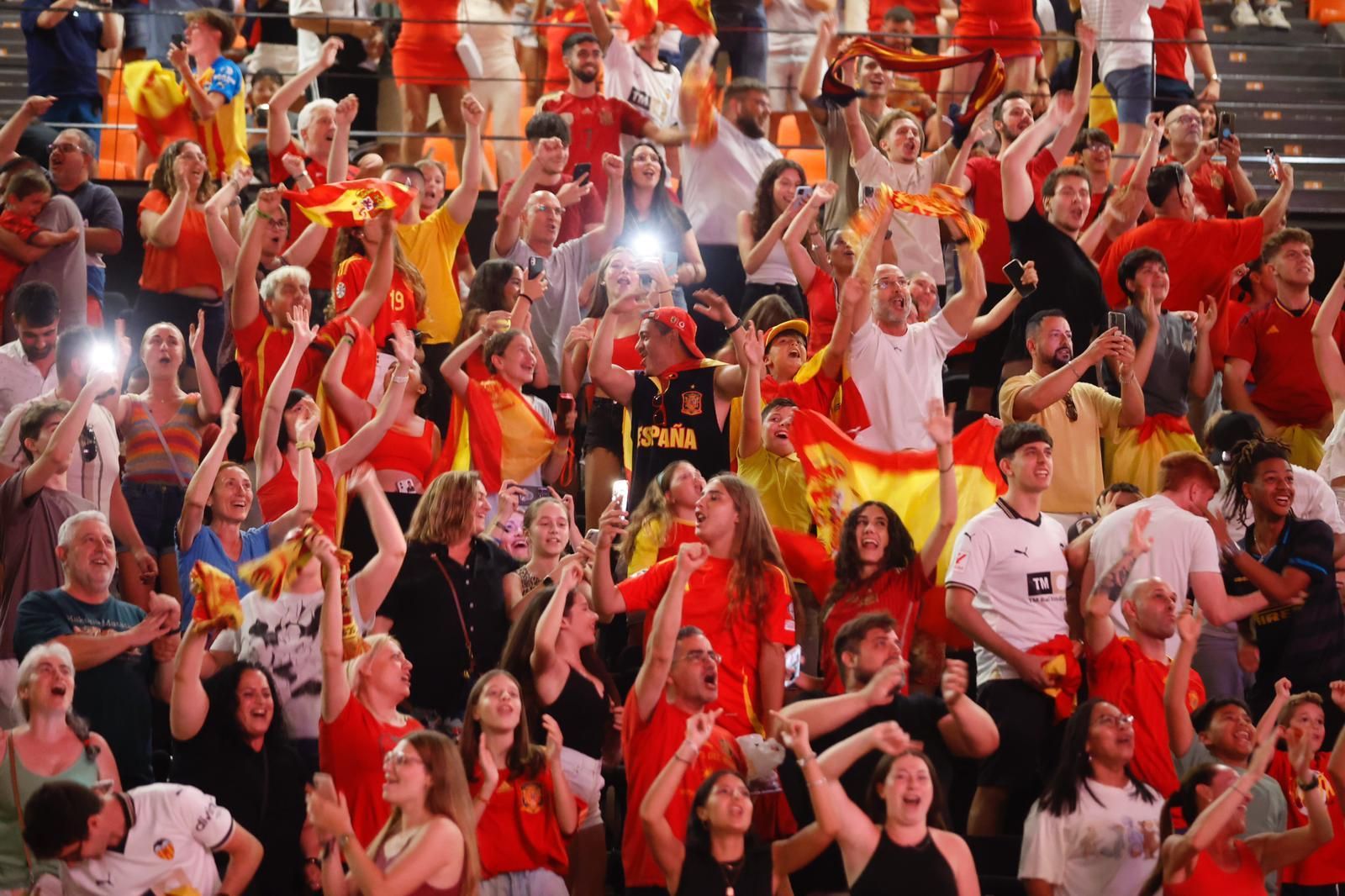 La Fonteta acoge con pantallas gigantes la semifinal de España en la Eurocopa