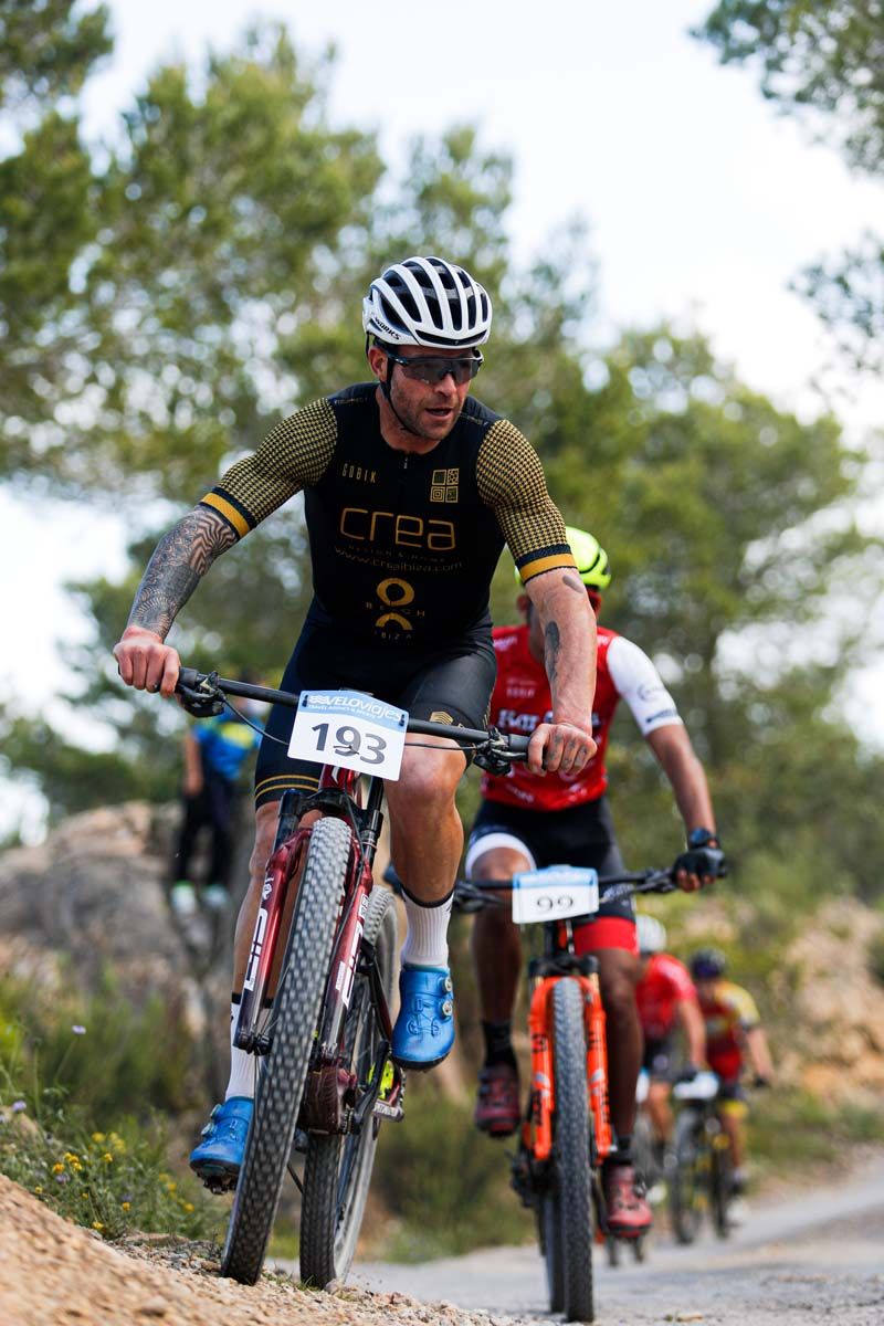 Victorias para Francisco José Medina y Laura Ríos en el Trofeo BTT Portinatx