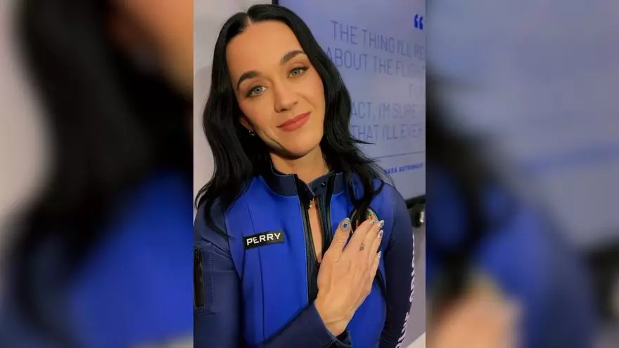 Katy Perry emocionada, minutos antes de viajar al espacio: "Es histórico, la primera vez que solo viajan mujeres al espacio"